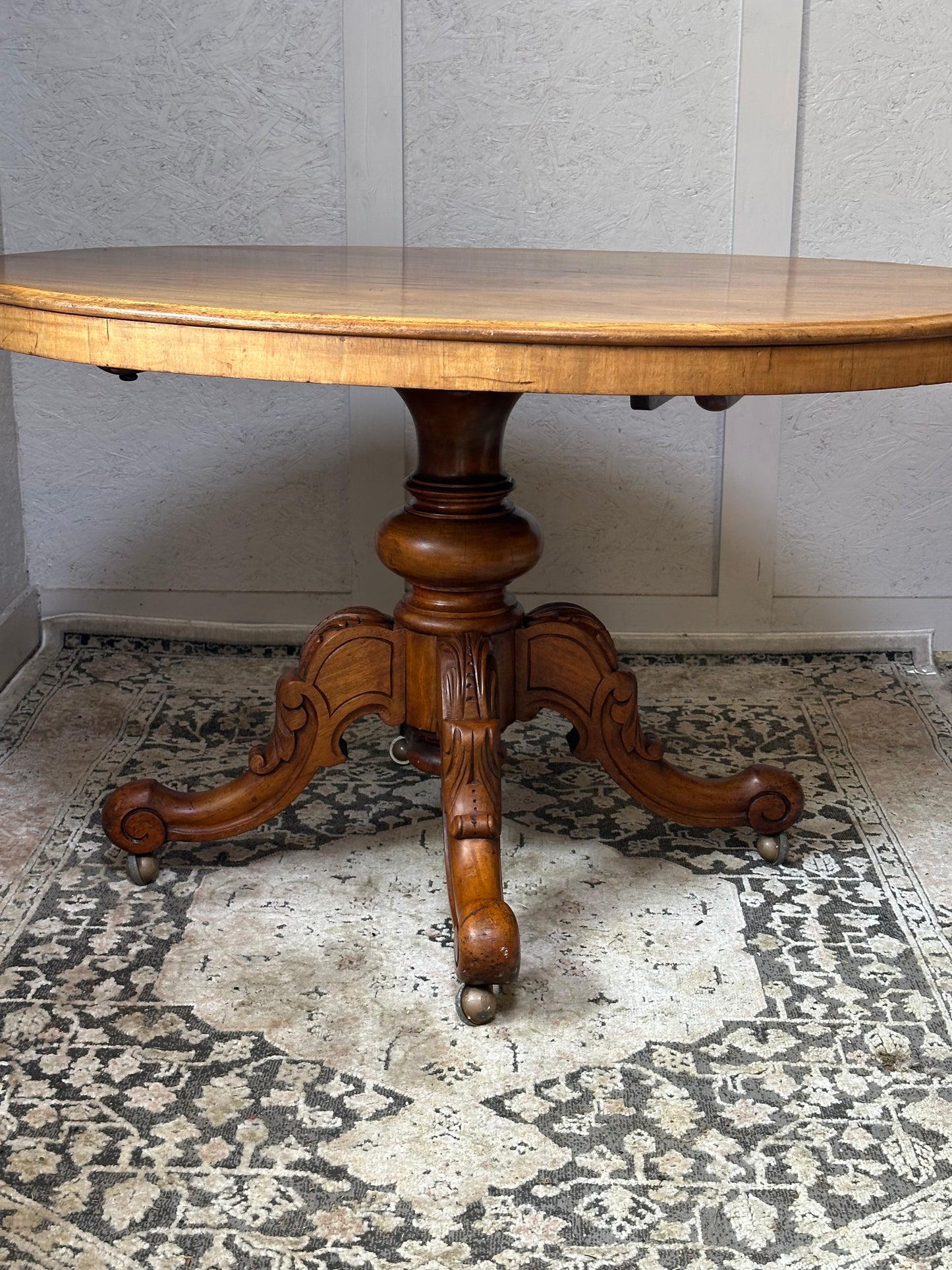 Victorian mahogan breakfast table