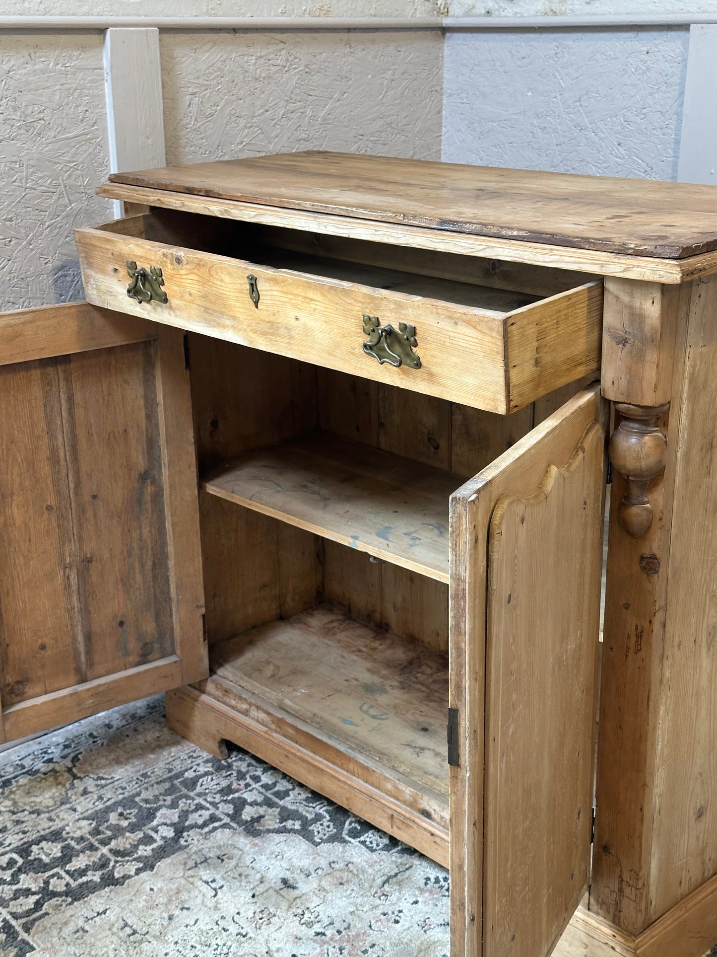 Victorian Cabinet/Cupboard