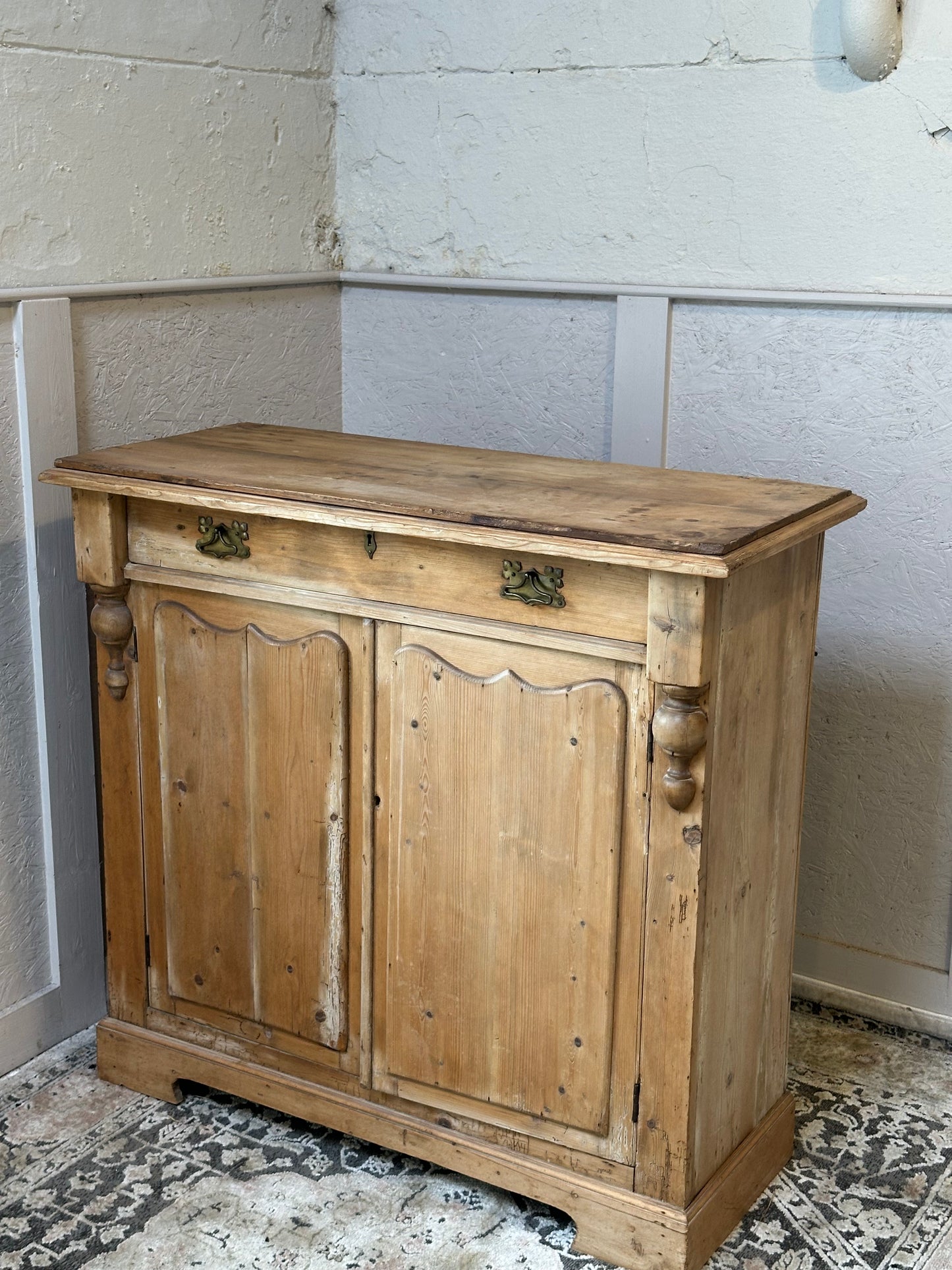 Victorian Cabinet/Cupboard