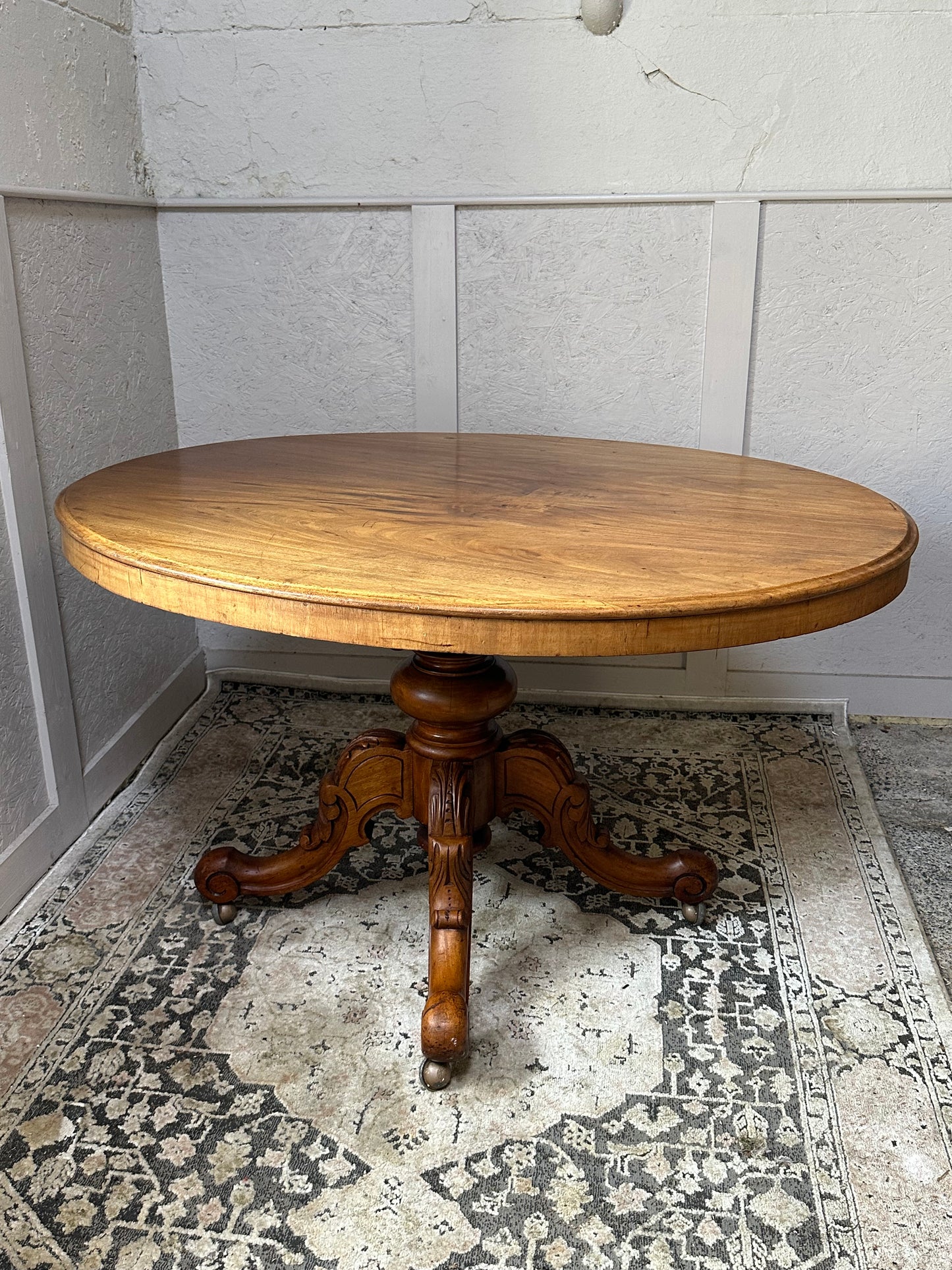 Victorian mahogan breakfast table