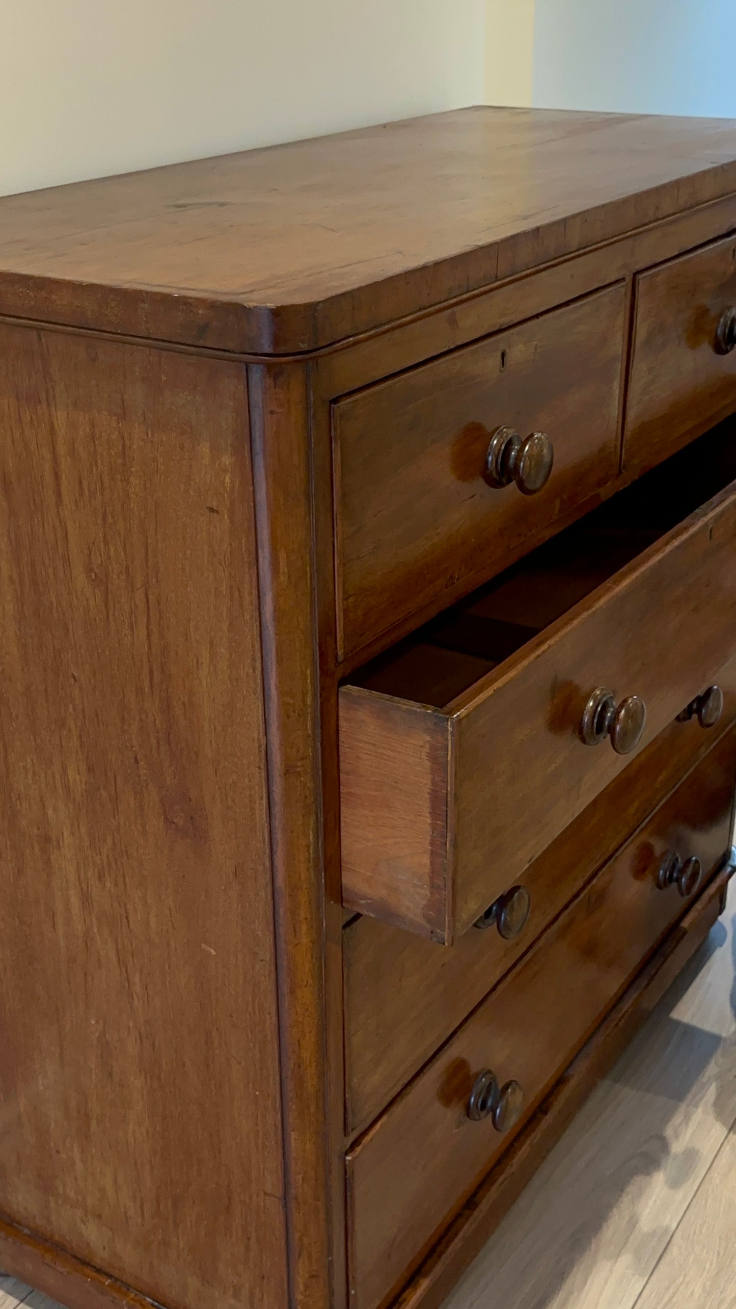 Mahogany Chest of Drawers