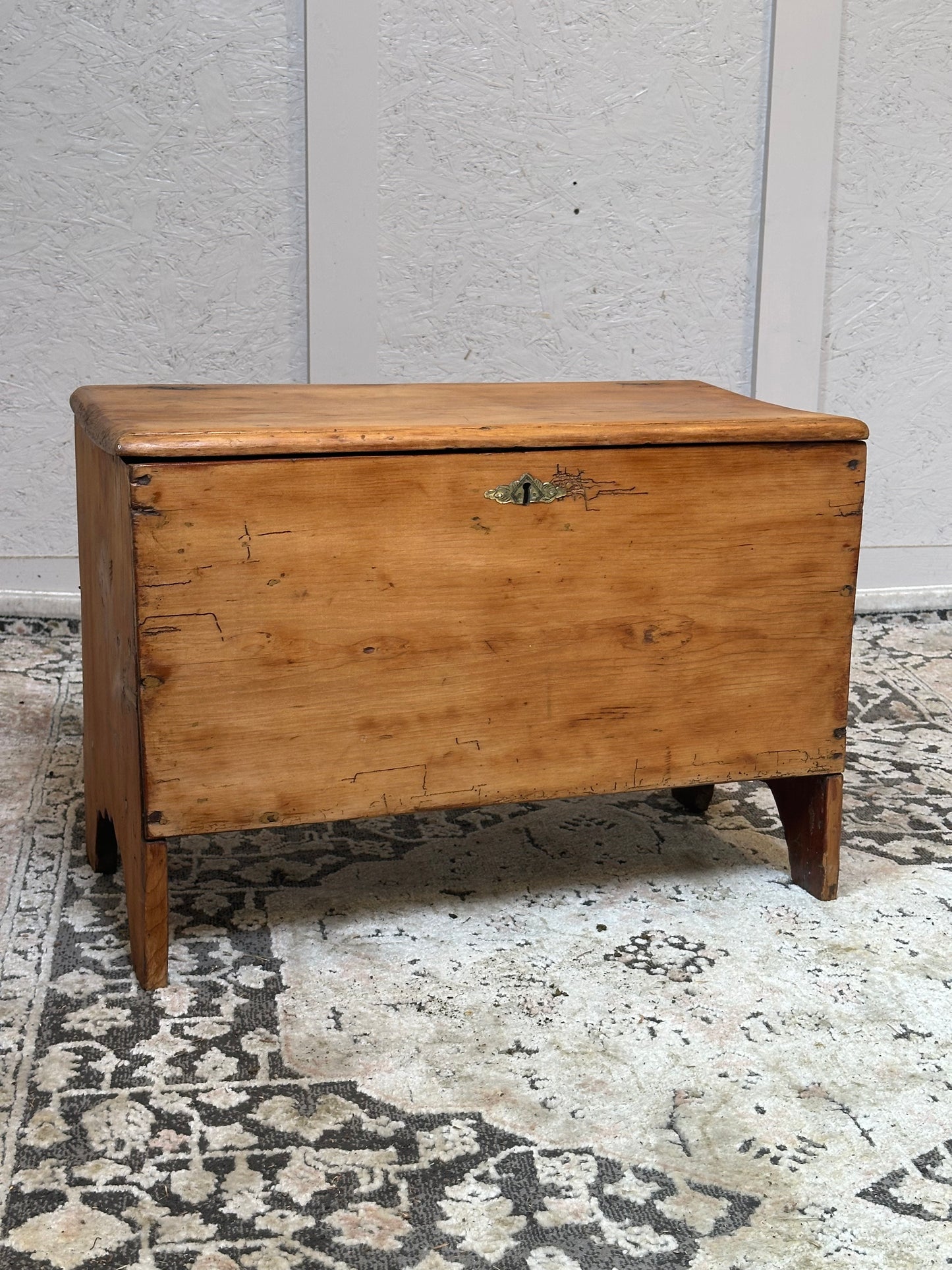 Irish Pine Trunk 1820-1840