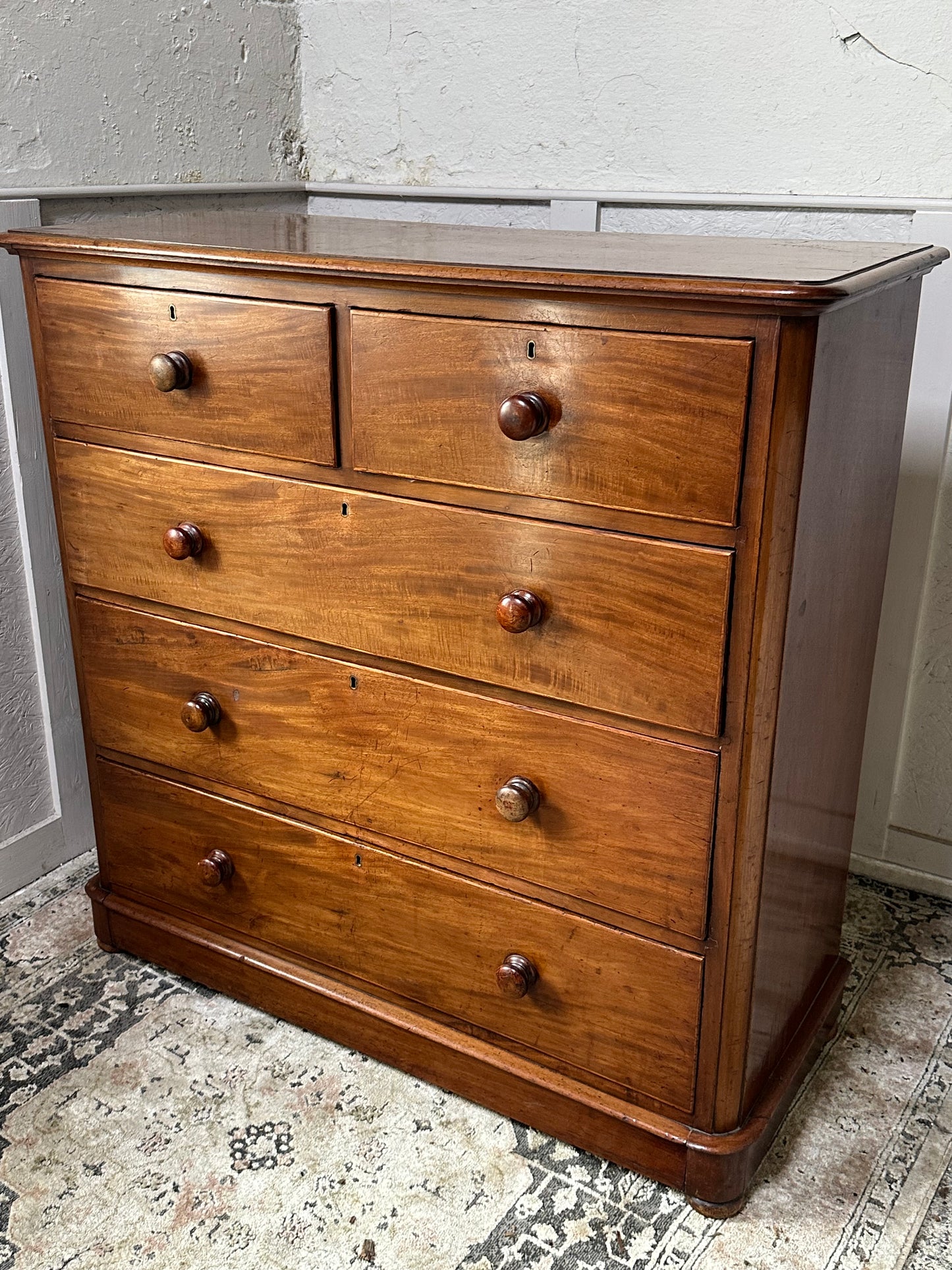 Victorian Chest of Drawers
