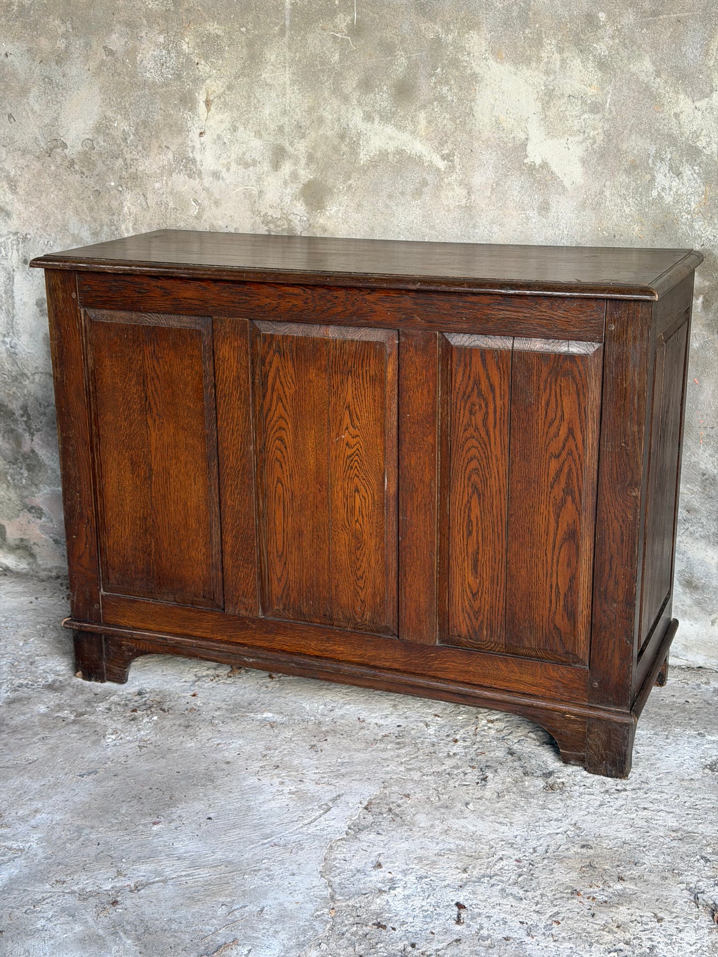 Victorian Oak Coffee