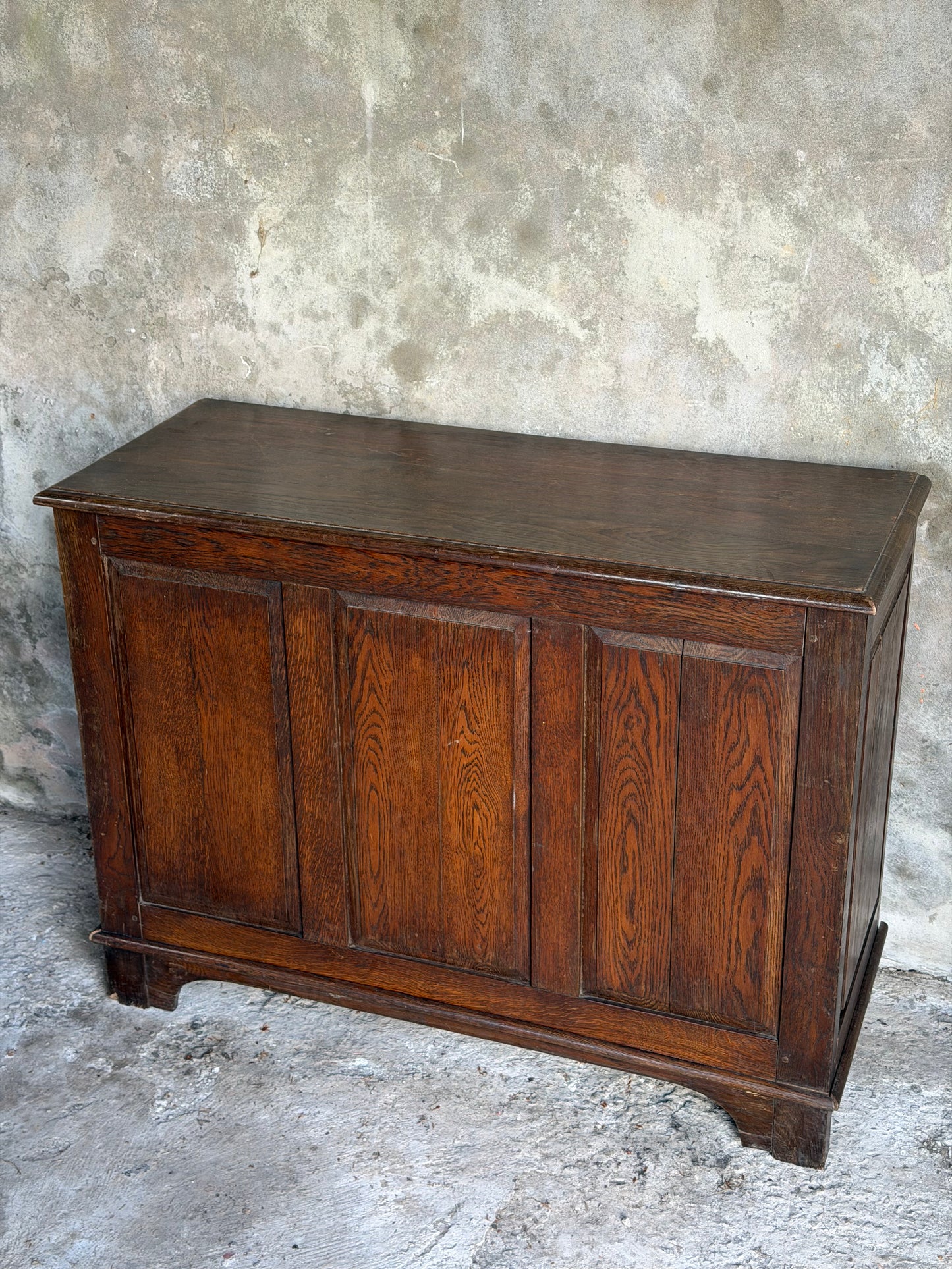 Victorian Oak Coffee