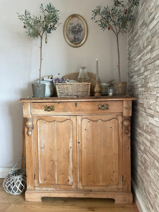 Victorian Cabinet/Cupboard