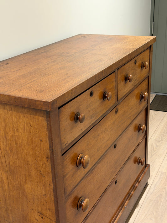Victorian Mahogany Chest of Drawers